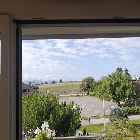 Naitarg Home, Aclens, One Family At A Time 아파트