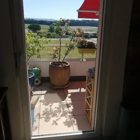 아파트 Naitarg Home, Aclens, One Family At A Time