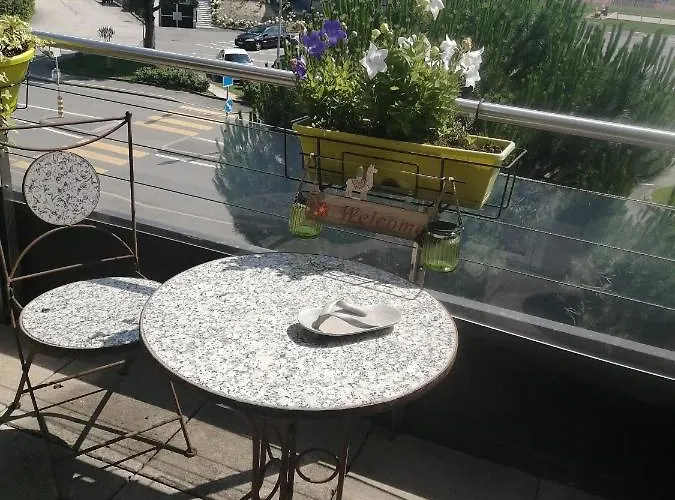 Naitarg Home, Aclens, One Family At A Time * Gollion