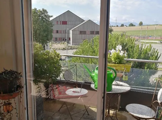 Appartement Naitarg Home, Aclens, One Family At A Time