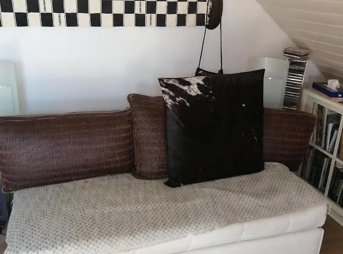 Naitarg Home, Aclens, One Family At A Time * Gollion